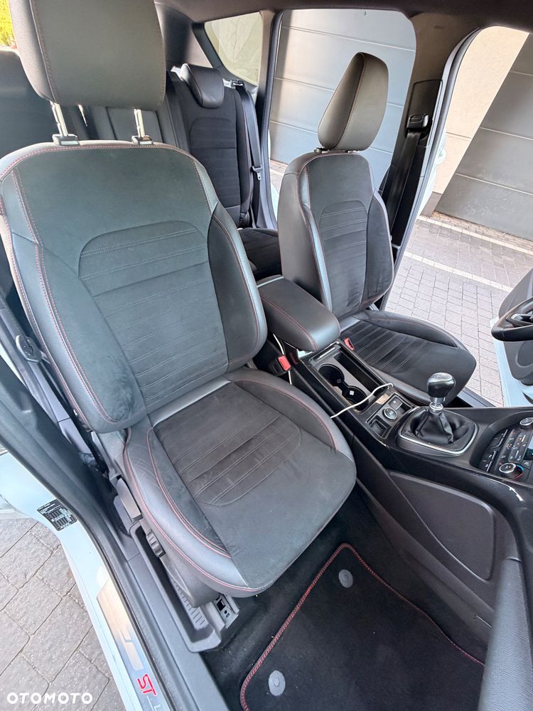 Ford Kuga - 19