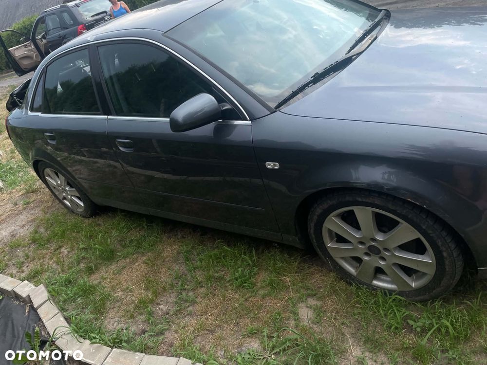 Audi A4 Limousine - 3