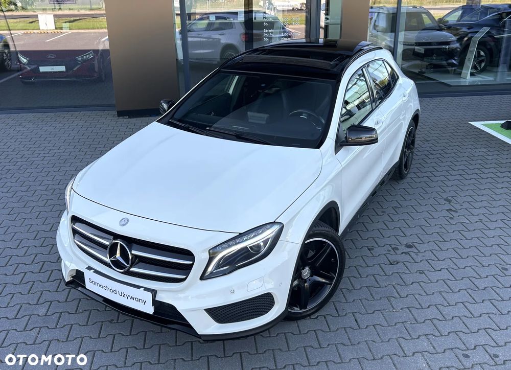 Mercedes-Benz GLA - 33
