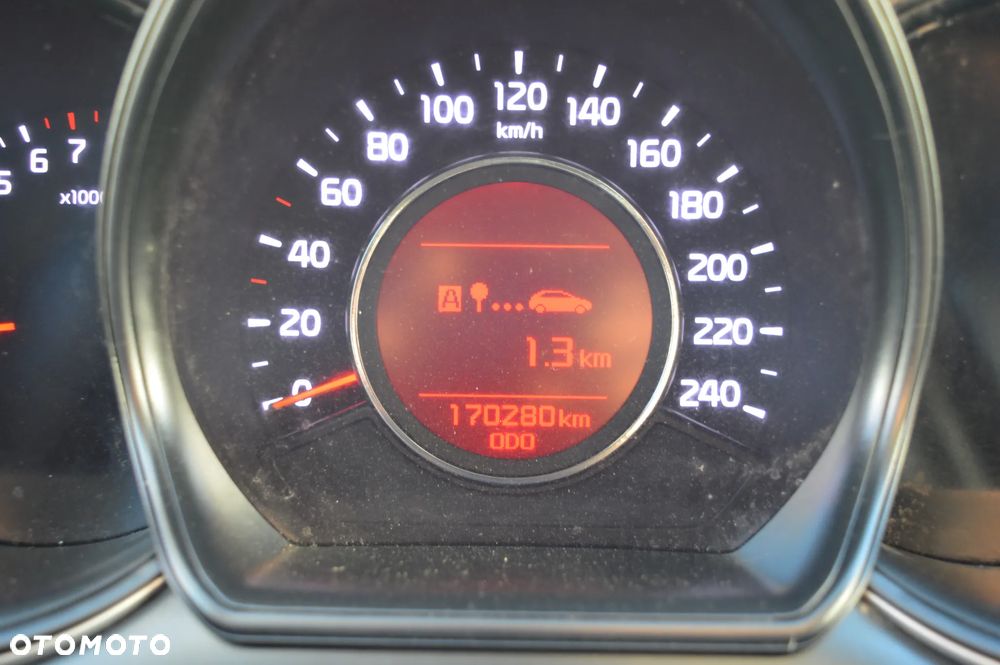 Kia Ceed 1.6 GDI Dream Team Edition - 24