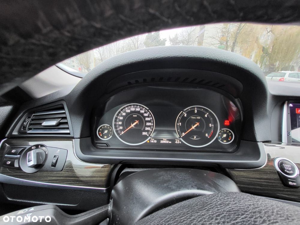 BMW Seria 5 520d xDrive Luxury Line - 24