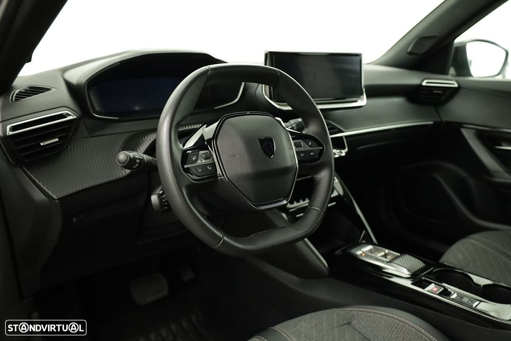 Peugeot 2008 1.2 PureTech Allure EAT8 - 7