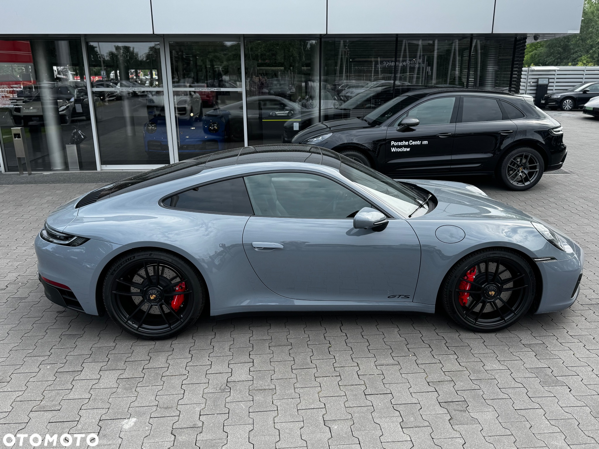 Porsche 911 Carrera GTS - 4