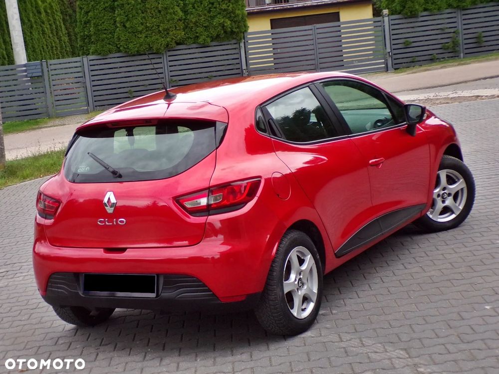 Renault Clio 1.2 16V 75 Life - 12
