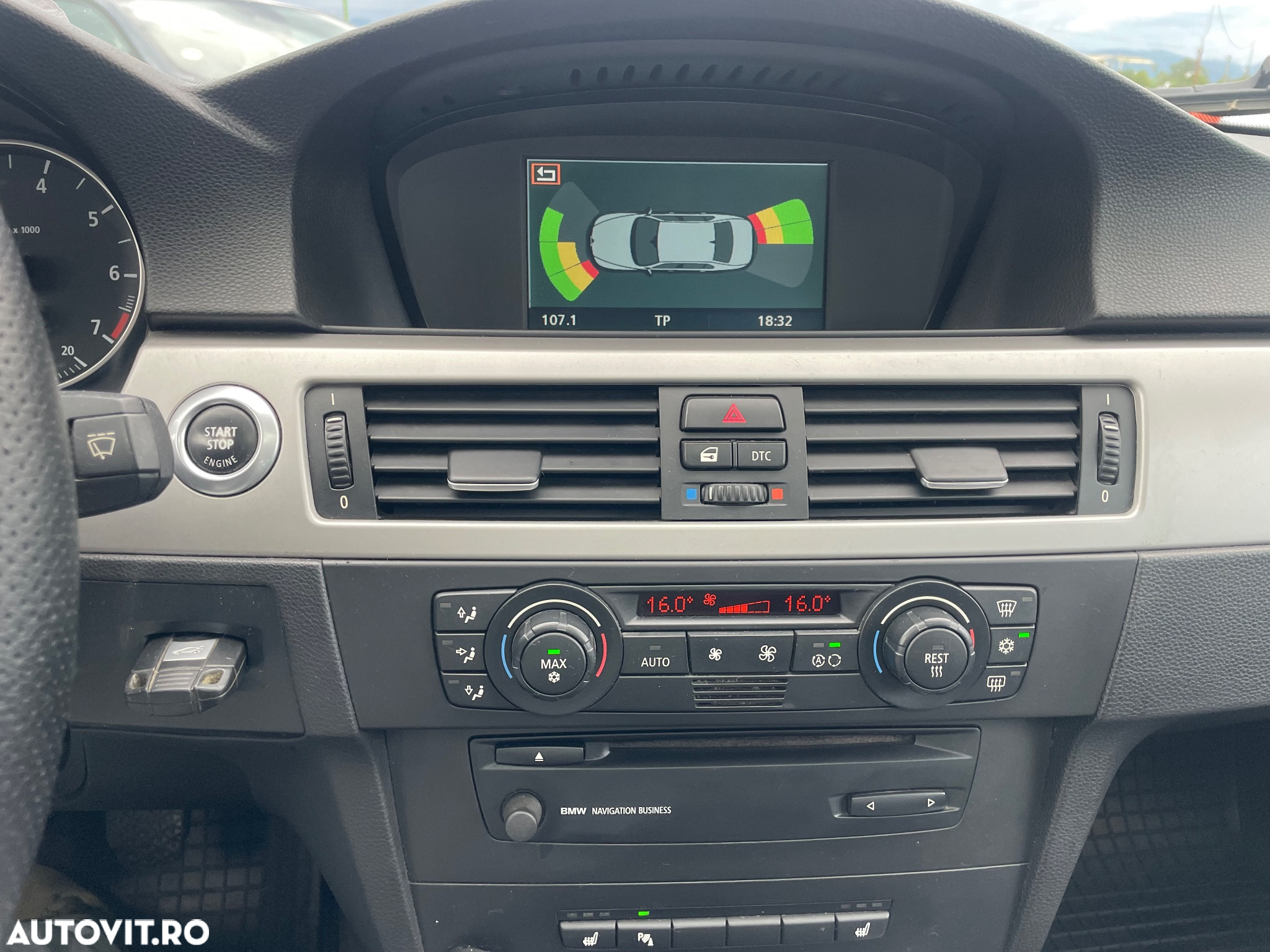 BMW Seria 3 318i - 12
