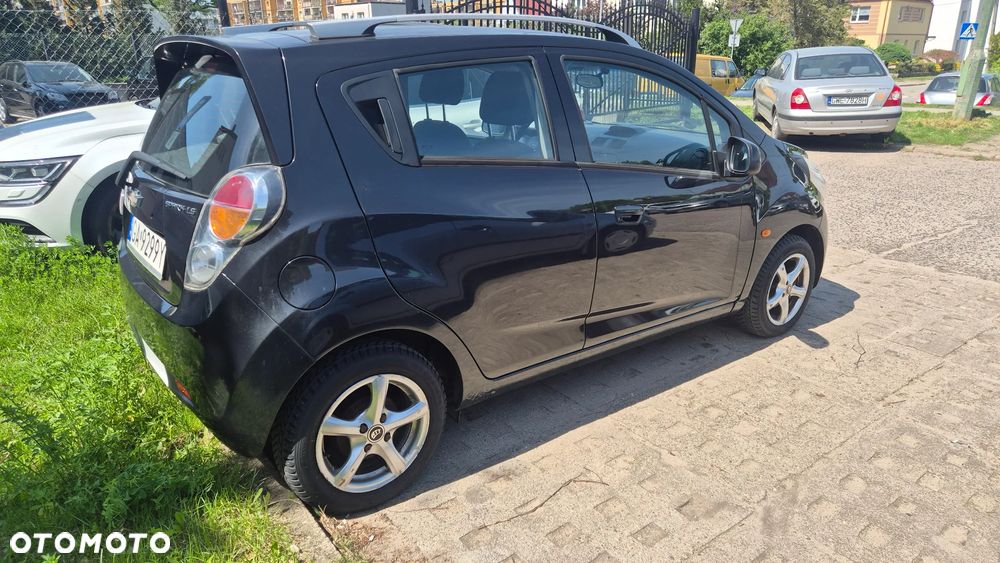 Chevrolet Spark 1.0 Base - 4