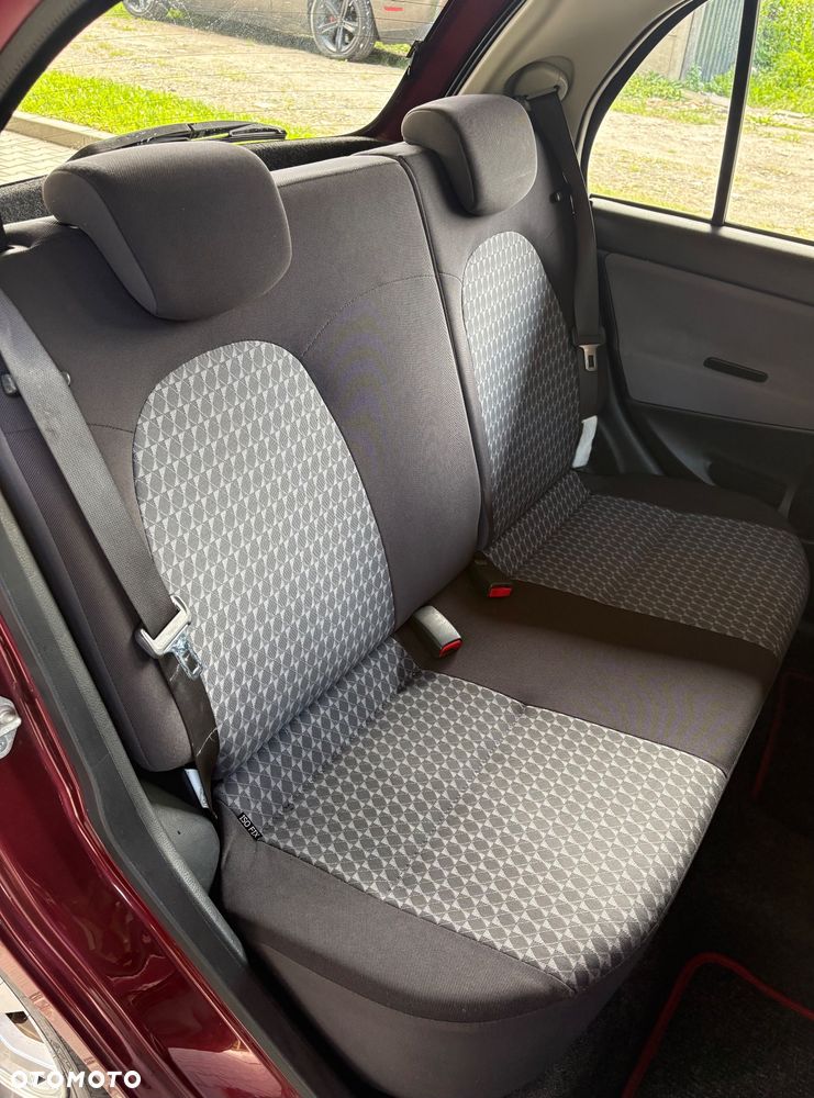 Daihatsu Trevis - 10