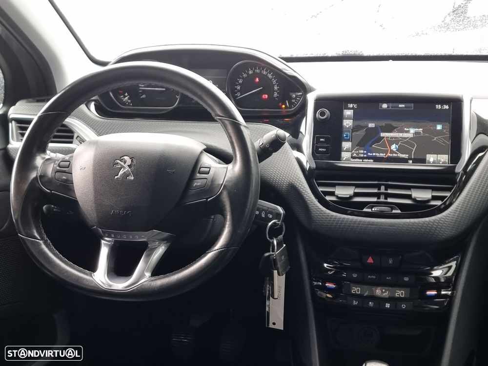 Peugeot 2008 1.2 PureTech Allure - 8