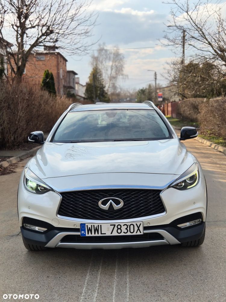 Infiniti QX30 - 1