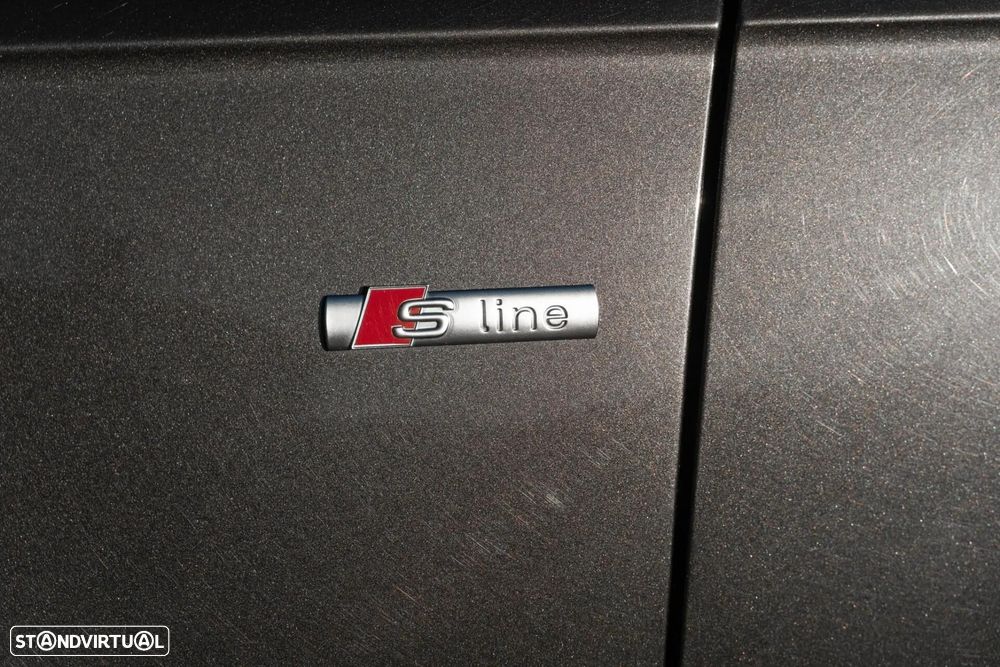 Audi A4 2.0 TDI Business Line S-line - 32