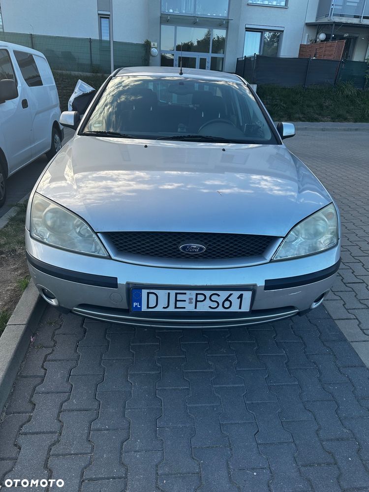 Ford Mondeo 1.8 Ambiente - 2