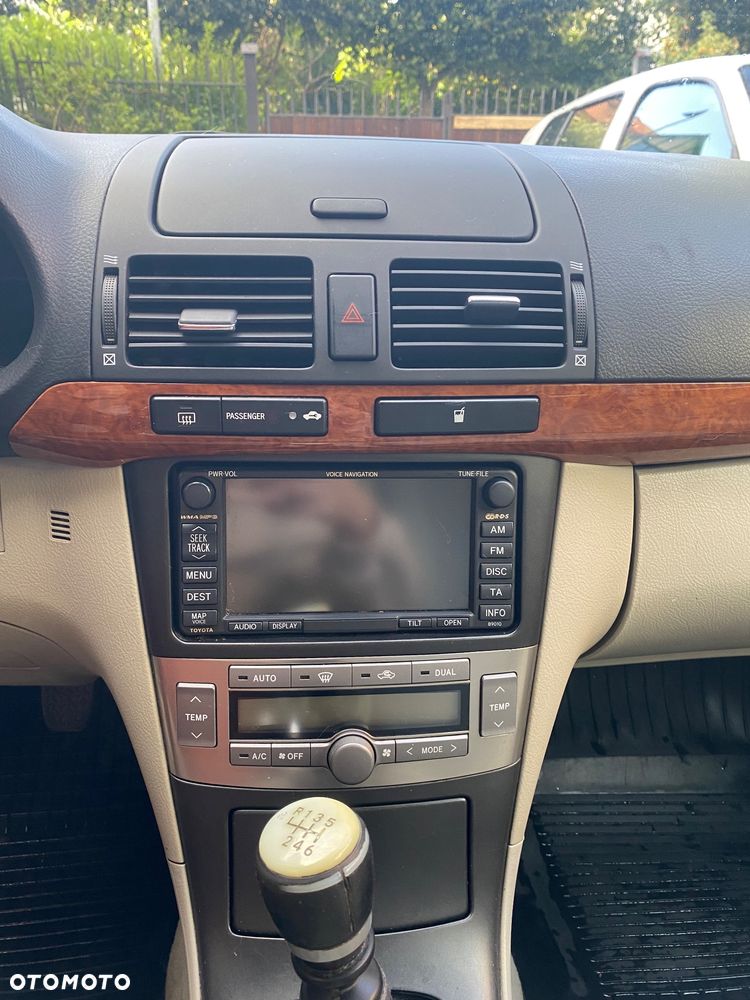 Toyota Avensis 2.0 D-4D Luna - 12