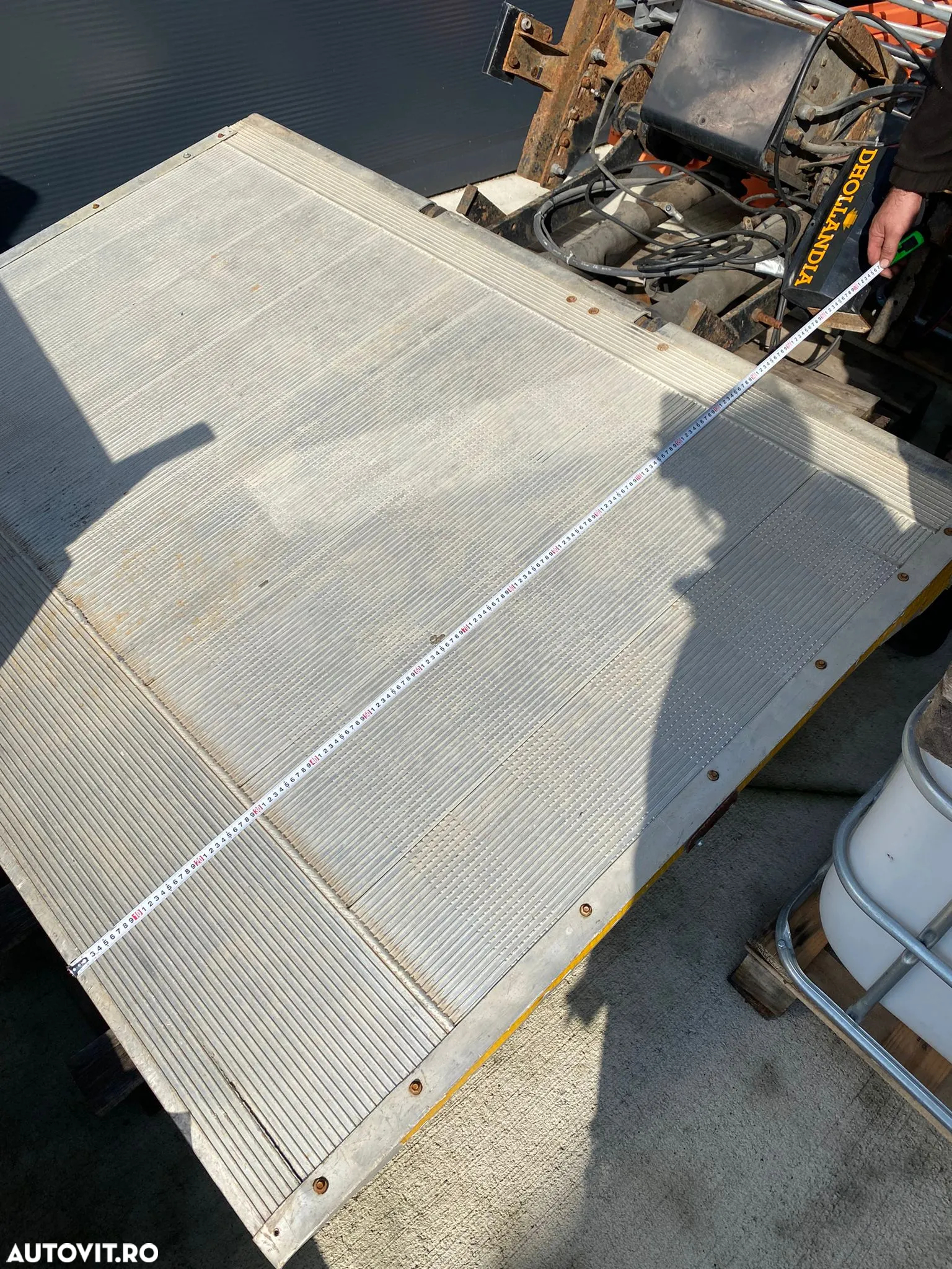 Lift Hidraulic  An fabricatie 2009  Capacitate 500 kg  Lungime platforma 144 cm  Latime platforma 202 cm - 3