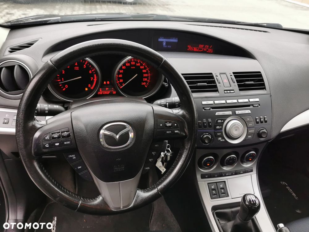 Mazda 3 1.6 Exclusive + - 7