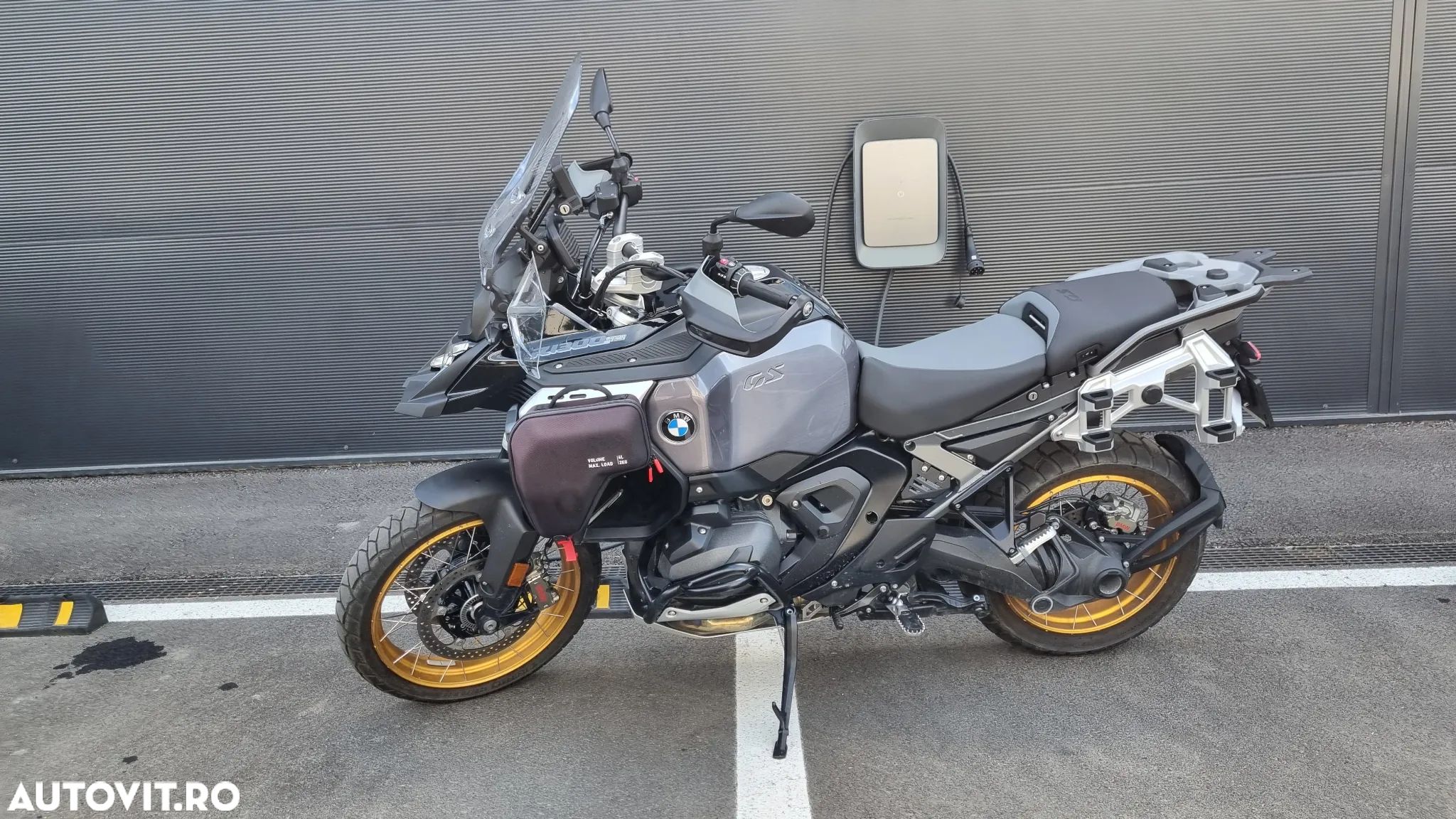 BMW R1300GS Adventure - 1