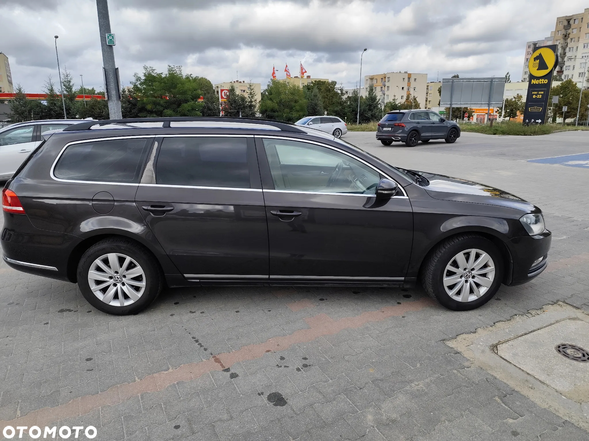 Volkswagen Passat 1.6 TDI DPF BlueMot Comfortline - 16