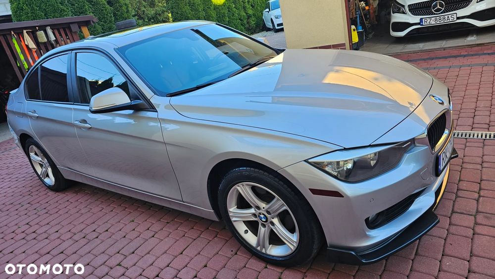 BMW Seria 3 328i xDrive Sport-Aut Sport Line - 18