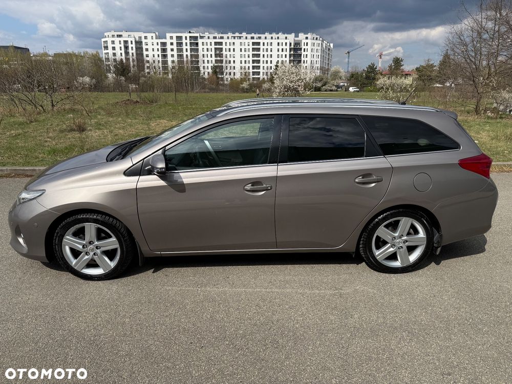 Toyota Auris 1.6 Prestige - 1