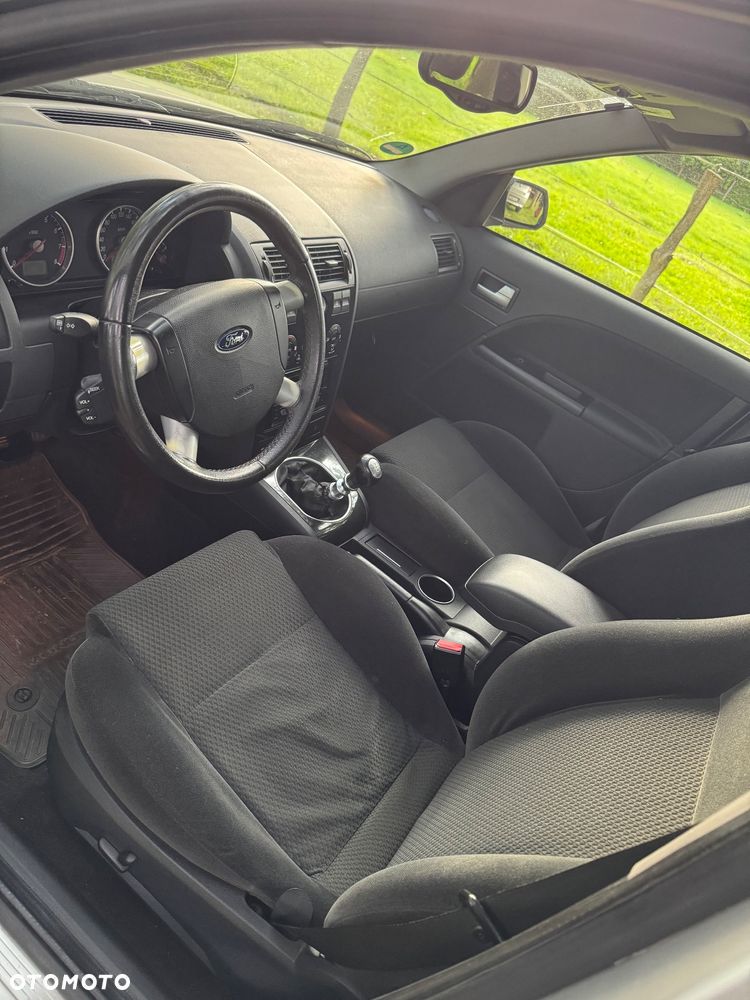 Ford Mondeo 1.8 Ghia - 6