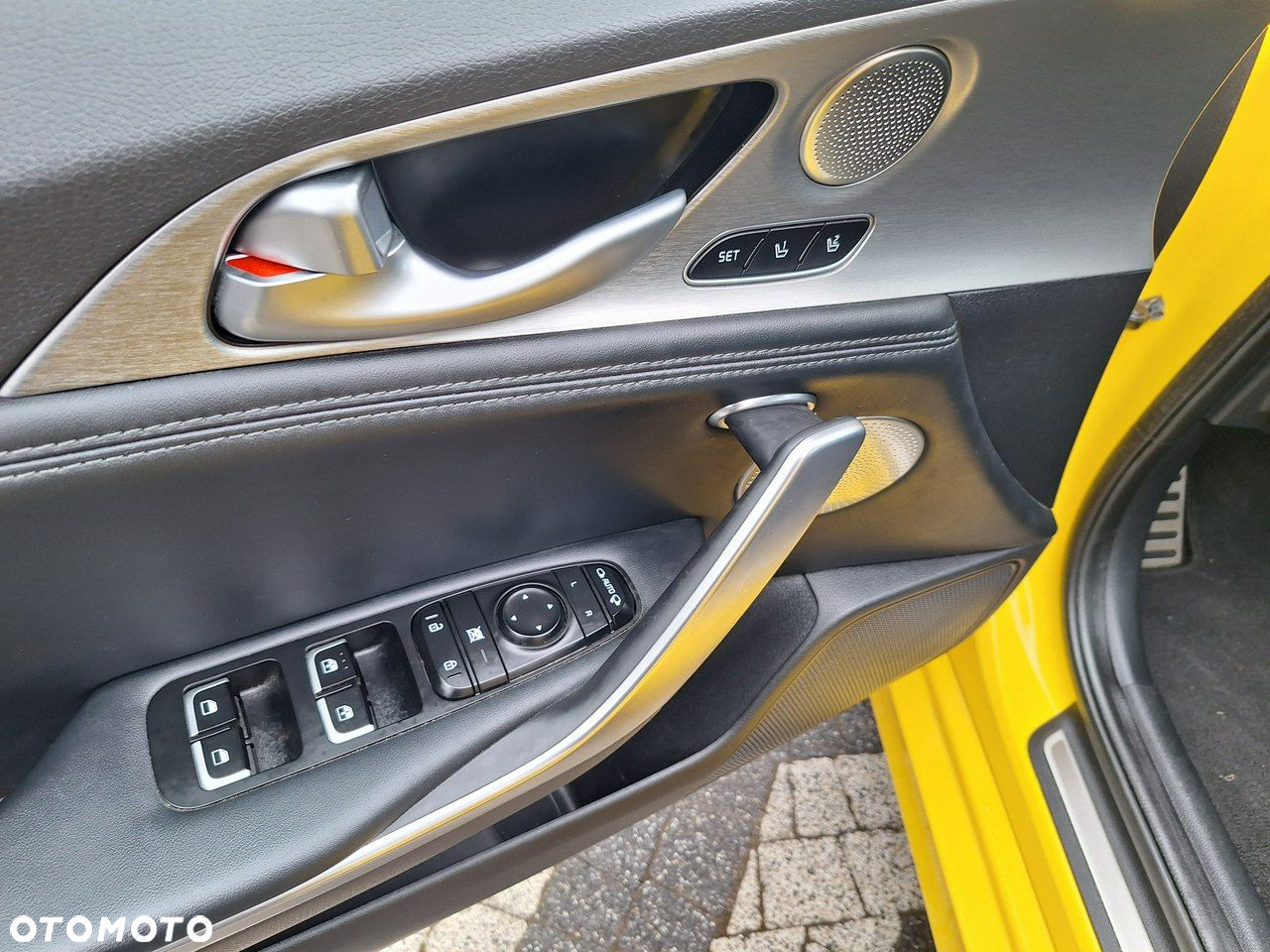 Kia Stinger - 35