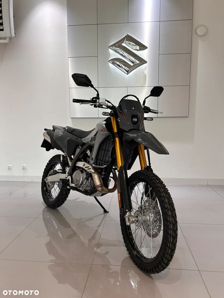 Suzuki DR-Z - 3