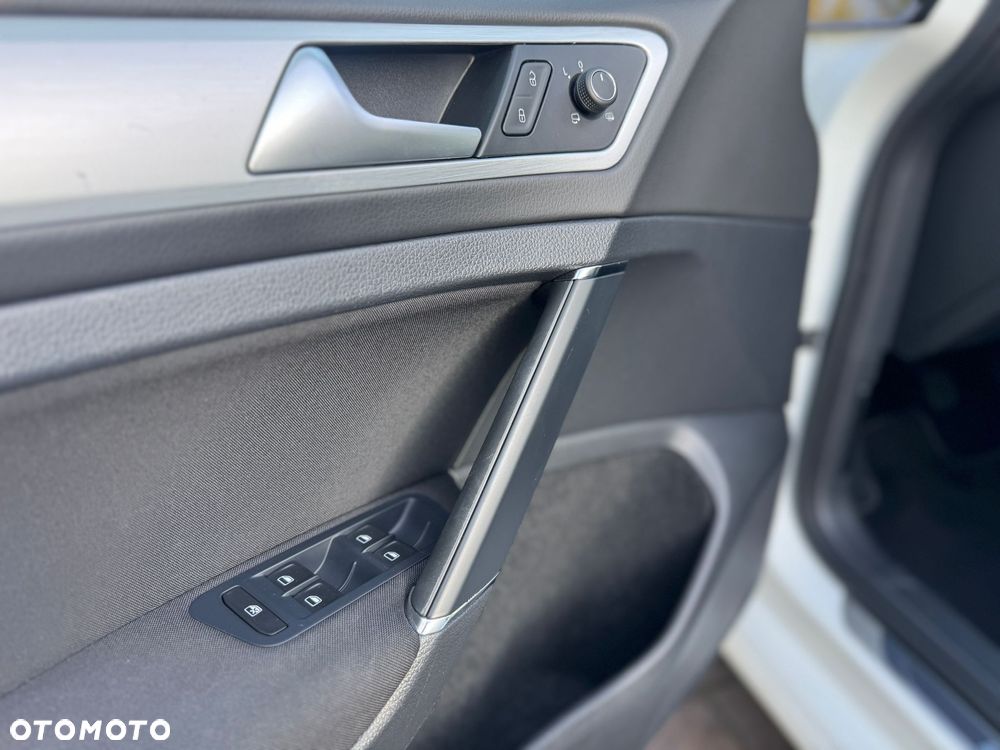 Volkswagen Golf 1.4 TSI BlueMotion Technology Cup - 26