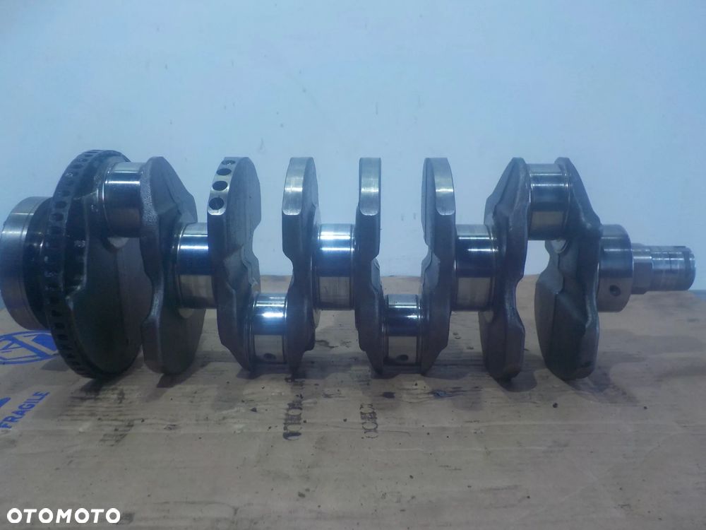 FIAT FREEMONT 2.0 JTD WAŁ KORBOWY - 1