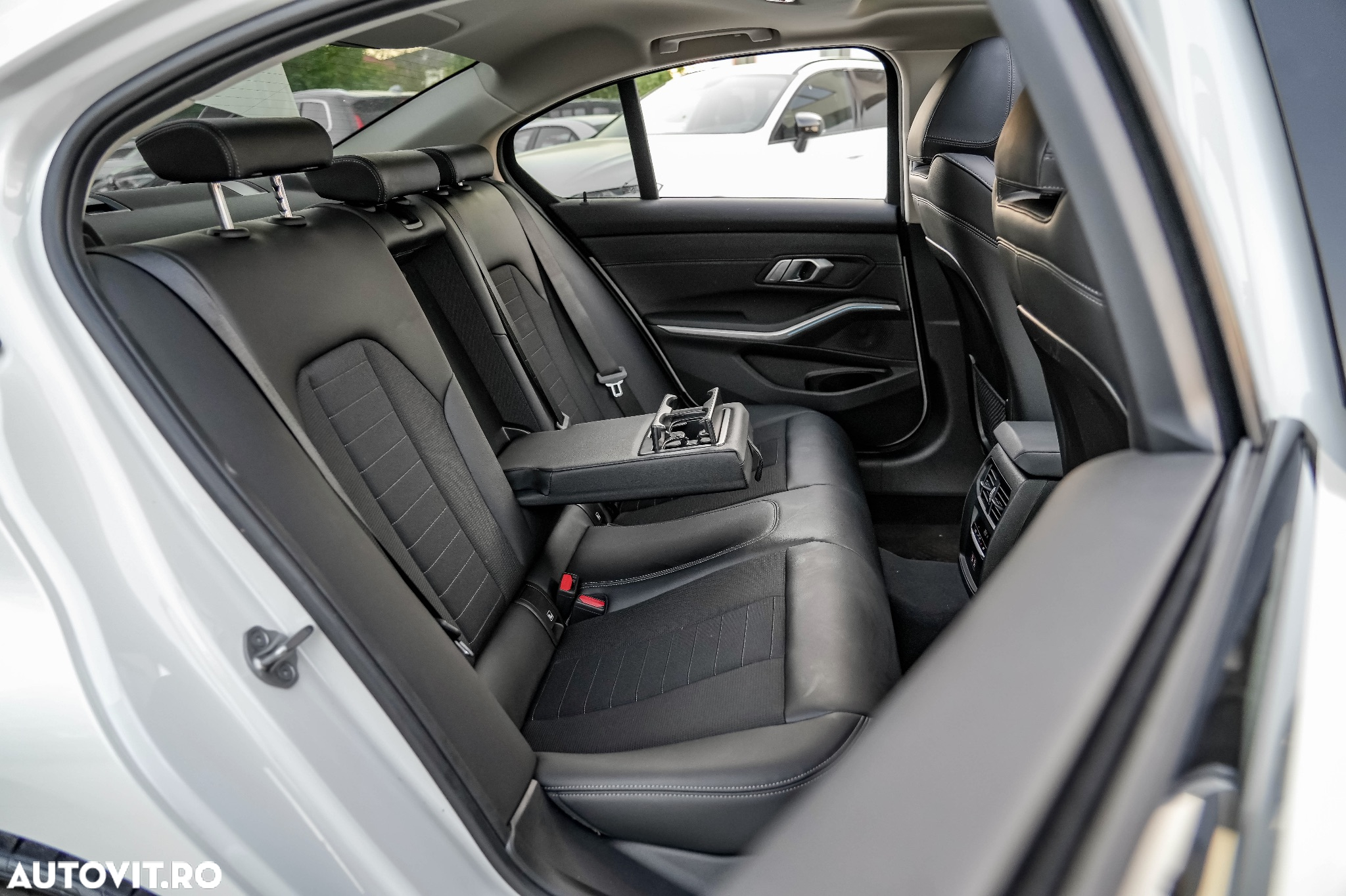 BMW Seria 3 320e Aut. Sport Line - 29