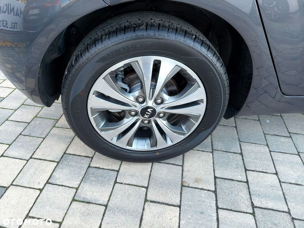 Kia Venga - 32