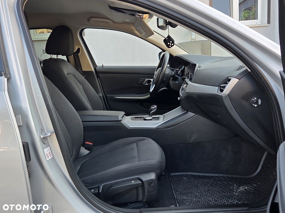 BMW Seria 3 318d MHEV Advantage - 8