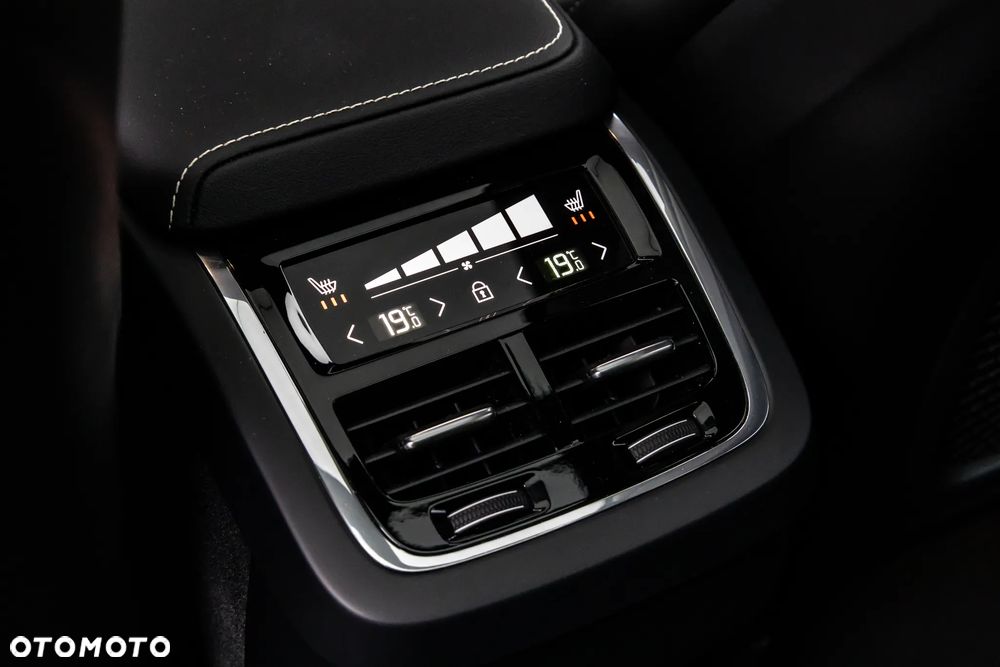 Volvo XC 60 B5 B AWD Ultimate Dark - 30