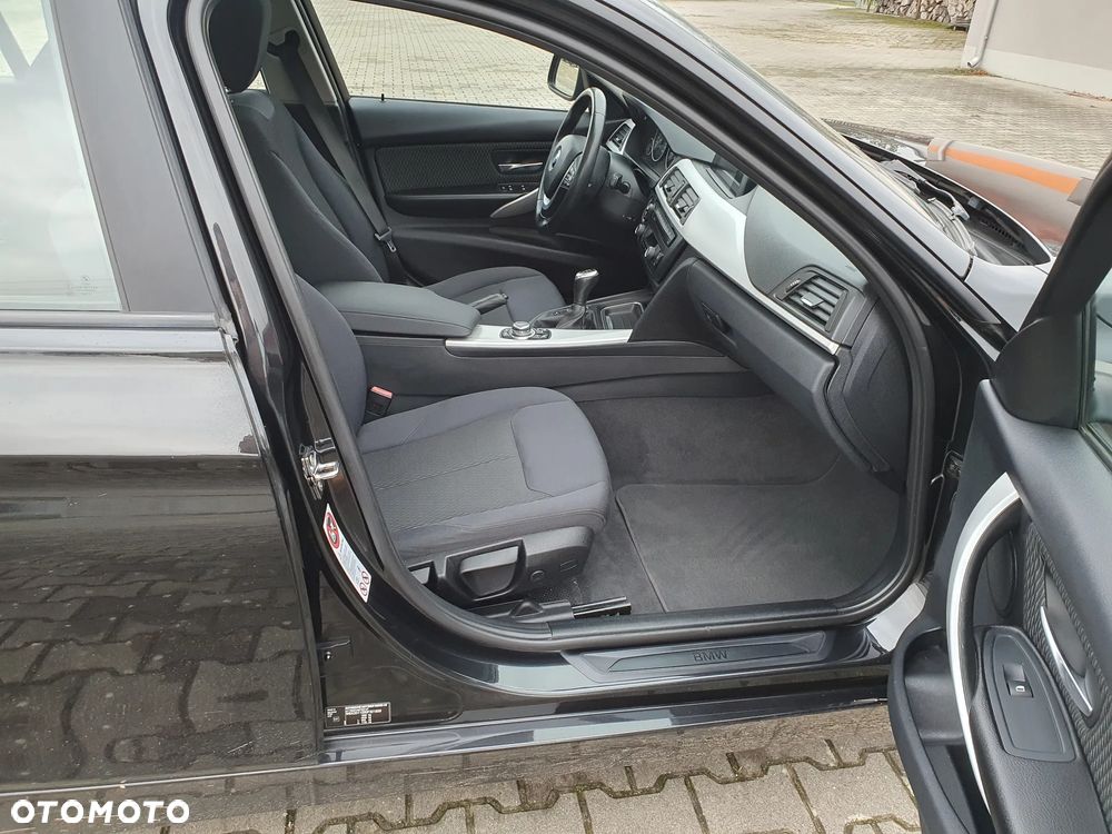 BMW Seria 3 318d DPF - 9