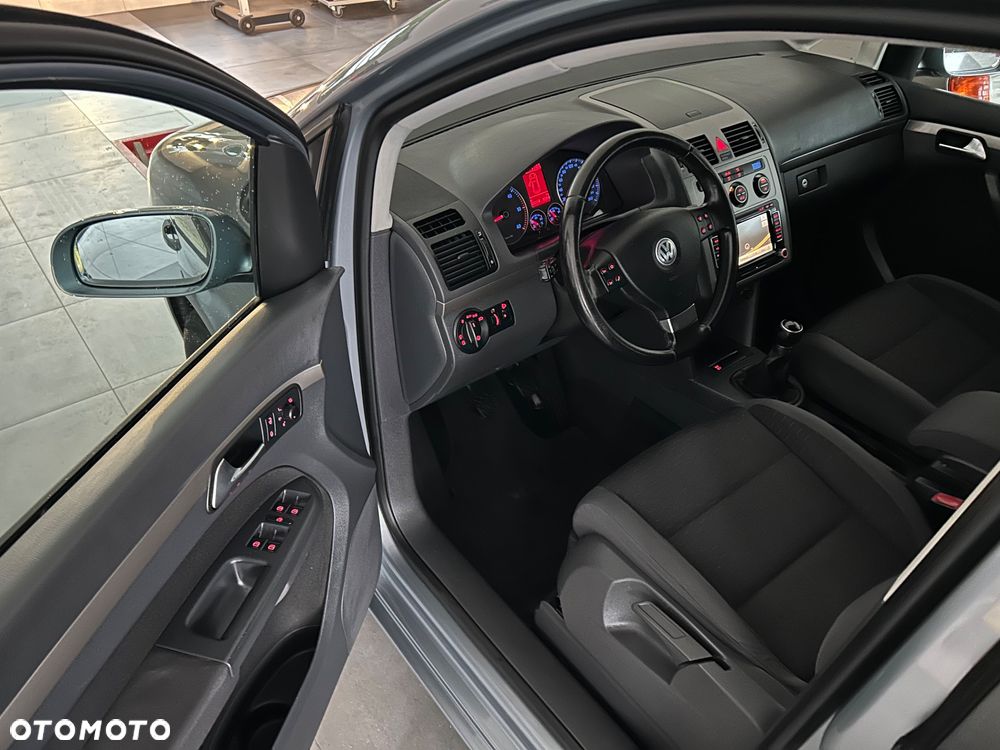 Volkswagen Touran 2.0 TDI DPF BlueMotion Technology Comfortline - 15