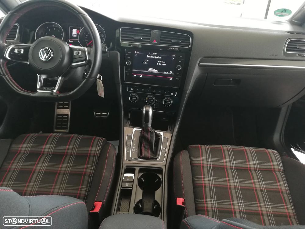 VW Golf GTI Performance BlueMotion DSG - 12