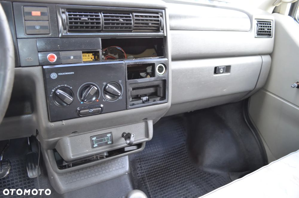 Volkswagen Transporter - 28