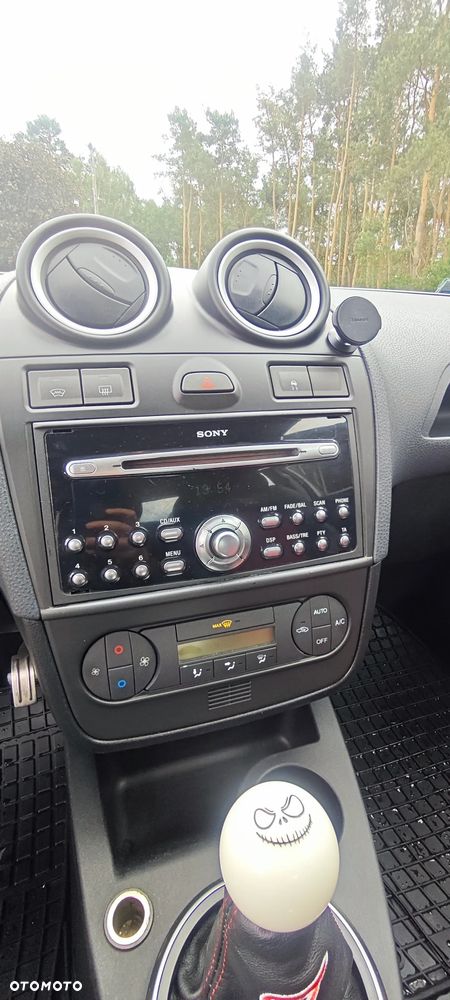 Ford Fiesta - 12
