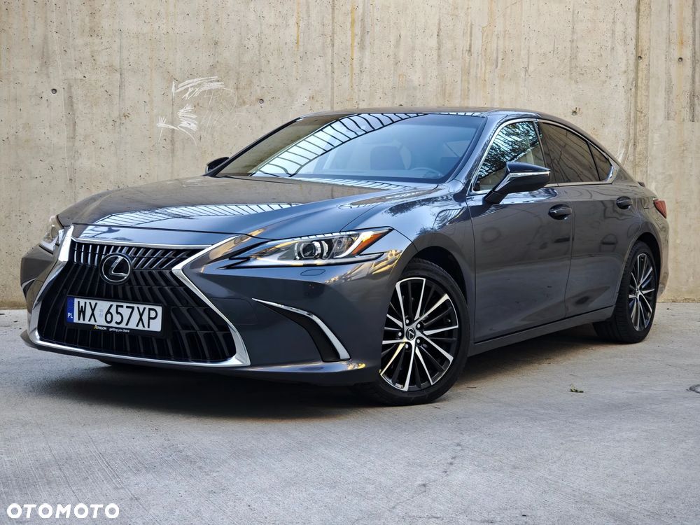 Lexus ES 300h Business Edition - 11