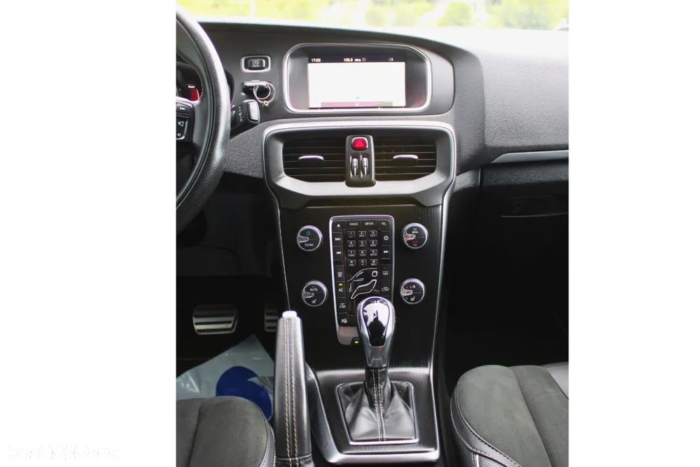 Volvo V40 D3 Drive-E R-Design Momentum - 25