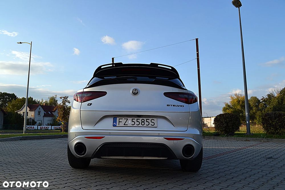 Alfa Romeo Stelvio 2.0 Turbo TI Q4 - 4