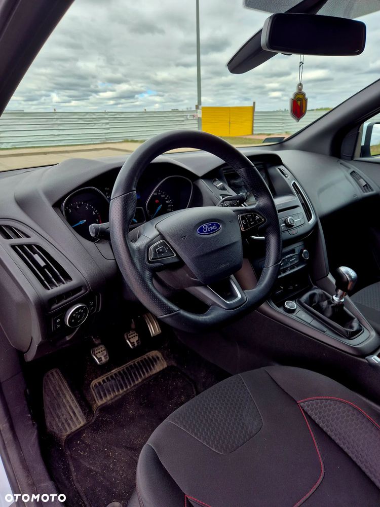 Ford Focus 1.5 EcoBoost ST-Line ASS - 10