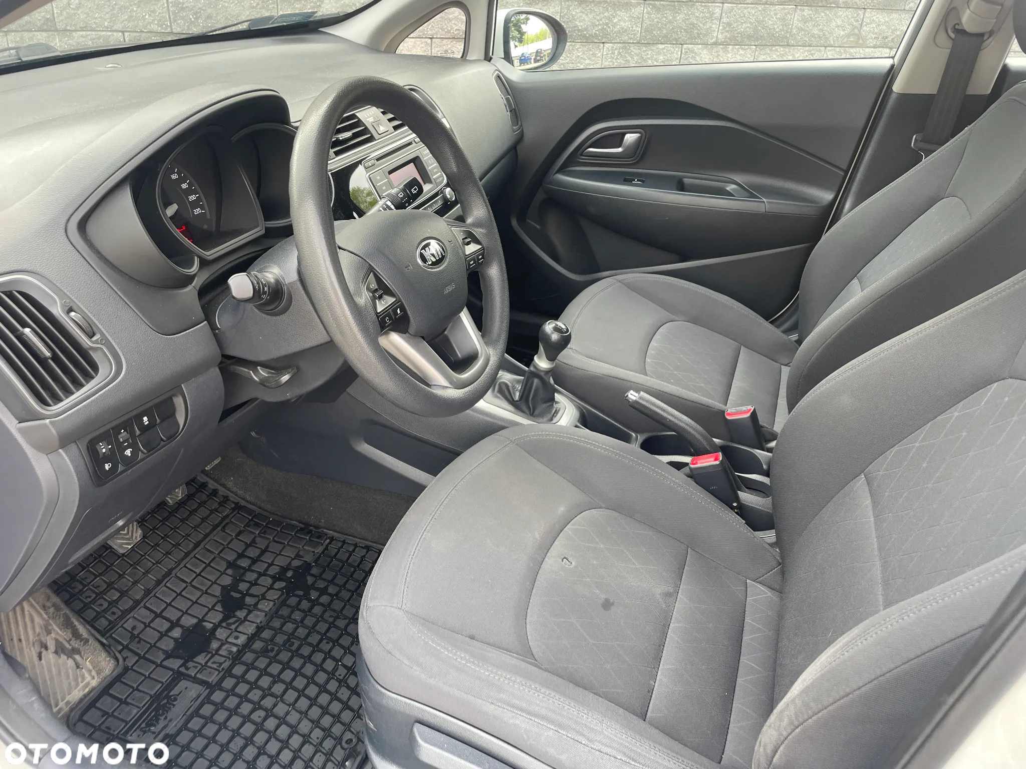 Kia Rio 1.2 L - 11