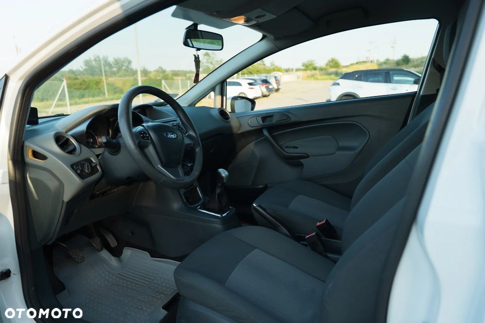 Ford Fiesta 1.4 TDCi Ambiente - 13