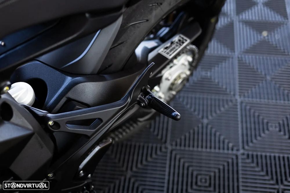 MV Agusta Brutale - 16