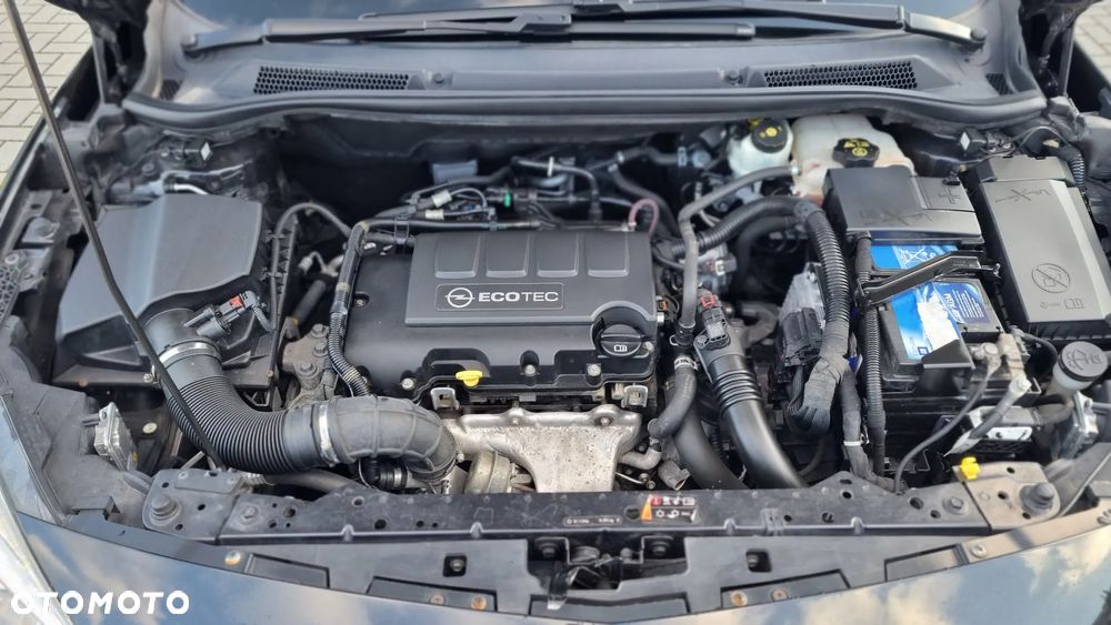 Opel Astra 1.4 Turbo Edition - 25