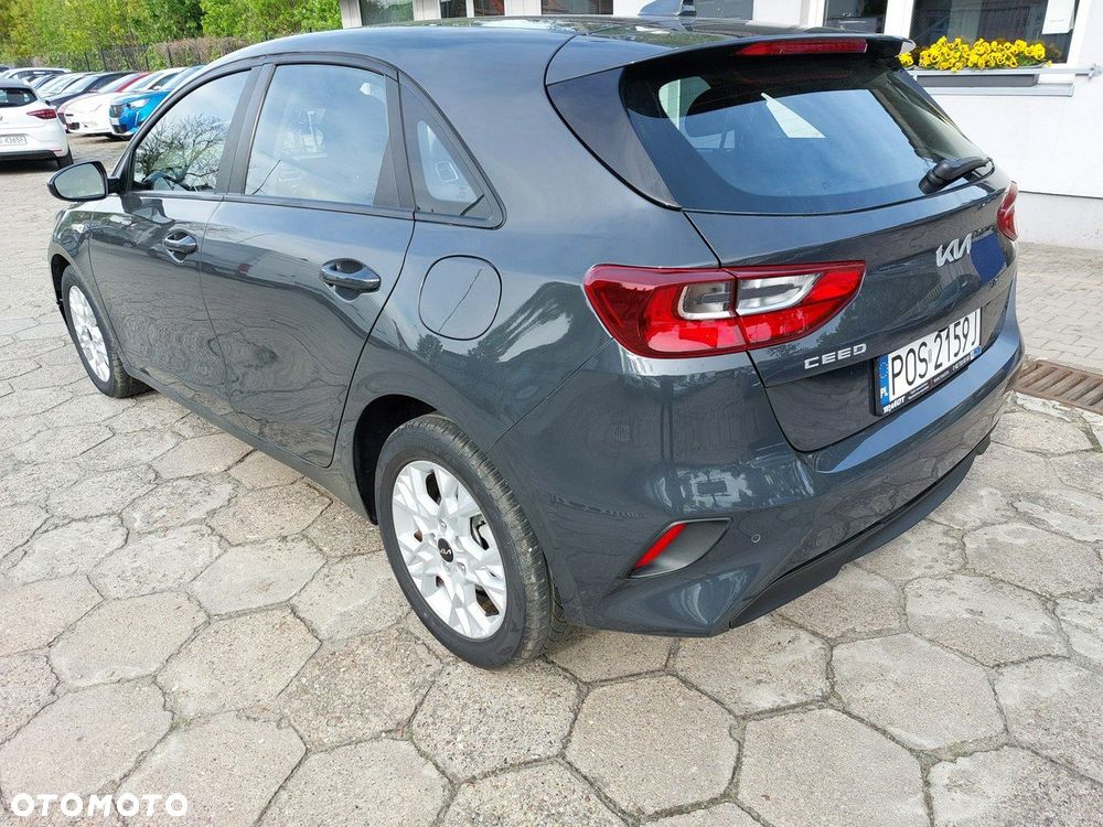 Kia Ceed - 8