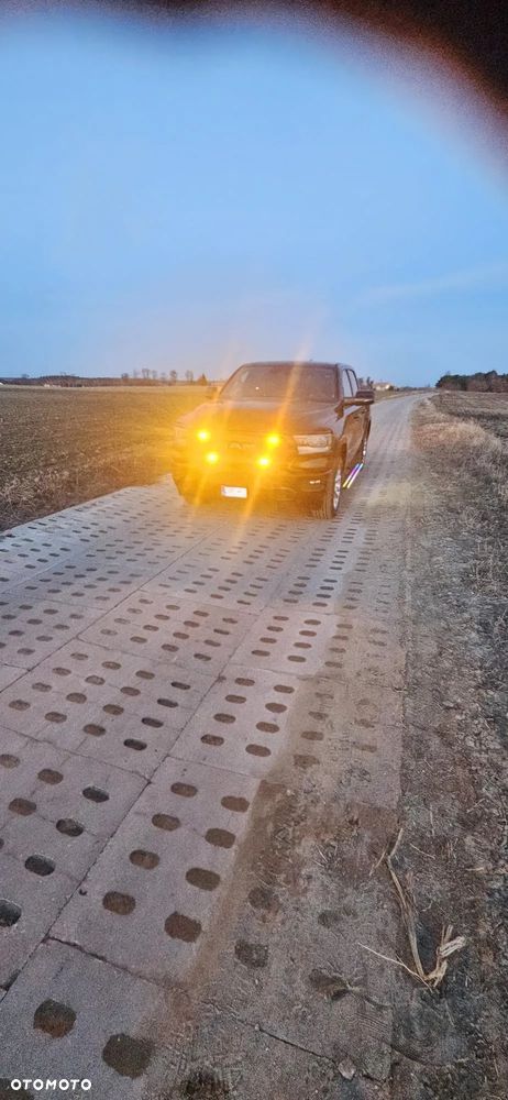 Dodge RAM 5.7 4x4 - 3