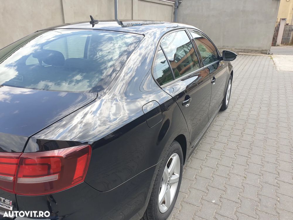 Volkswagen Jetta 1.2 TSI Comfortline - 3