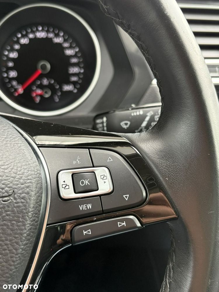 Volkswagen Tiguan - 26