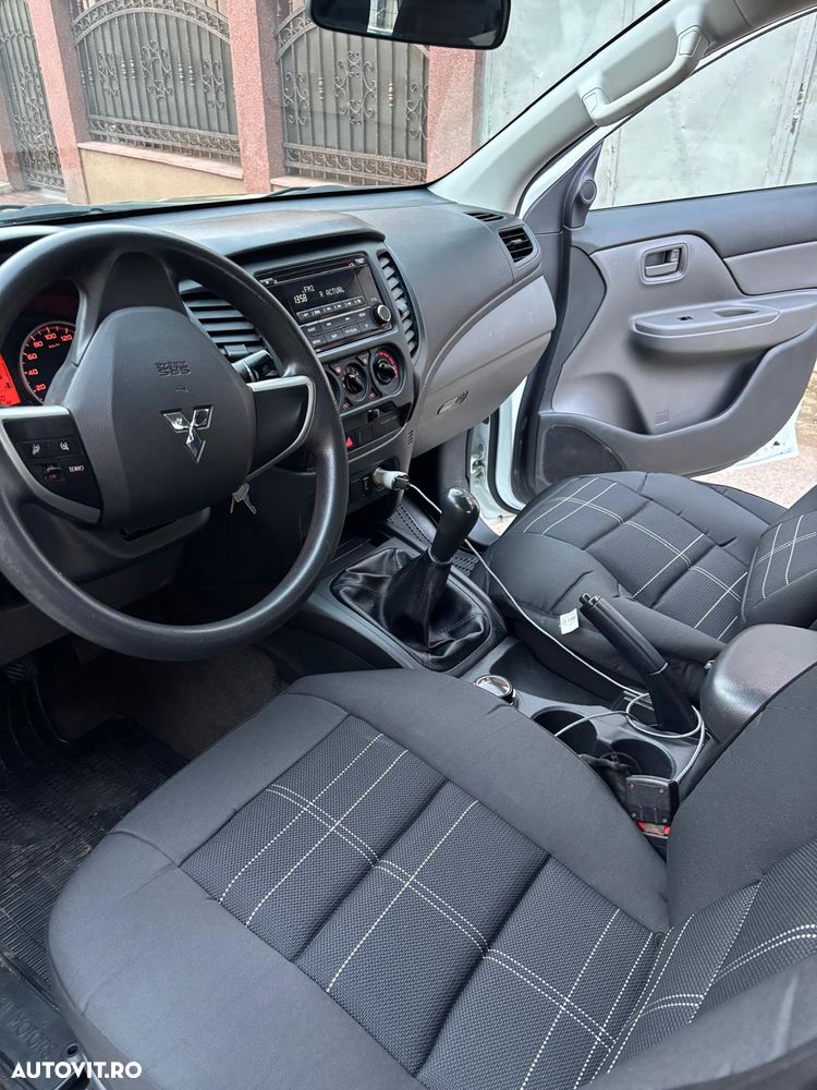 Mitsubishi L200 Double Cab 2.4 DI-D M/T Instyle - 10