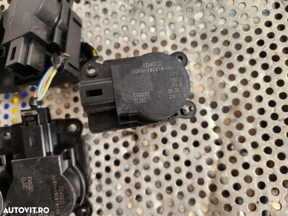 Motorase Motoras Clima Aer Conditionat Dirijare Aer Ford Kuga 2 Volan Stanga Dezmembrez Ford Kuga 2 - Dezmembrari Arad - 2